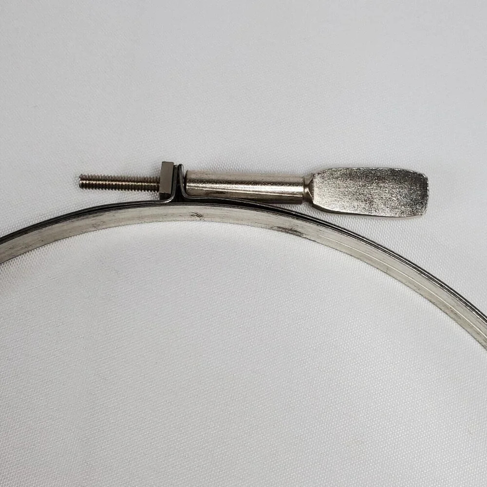 VTG 7.75” Metal Embroidery Hoop Needle Point Adjustable Screw - Picture 4 of 8